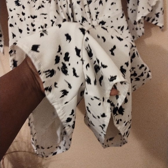 Dee Elly Wm Y2K 100% Polyester White W/ Black Specks Butterfly Sleeves Romper L - Picture 8 of 13